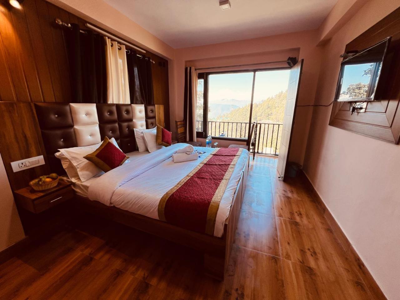 Hotel The Canadian With Jungle View, Near Dalhousie Bus Stand Banikhet Bagian luar foto