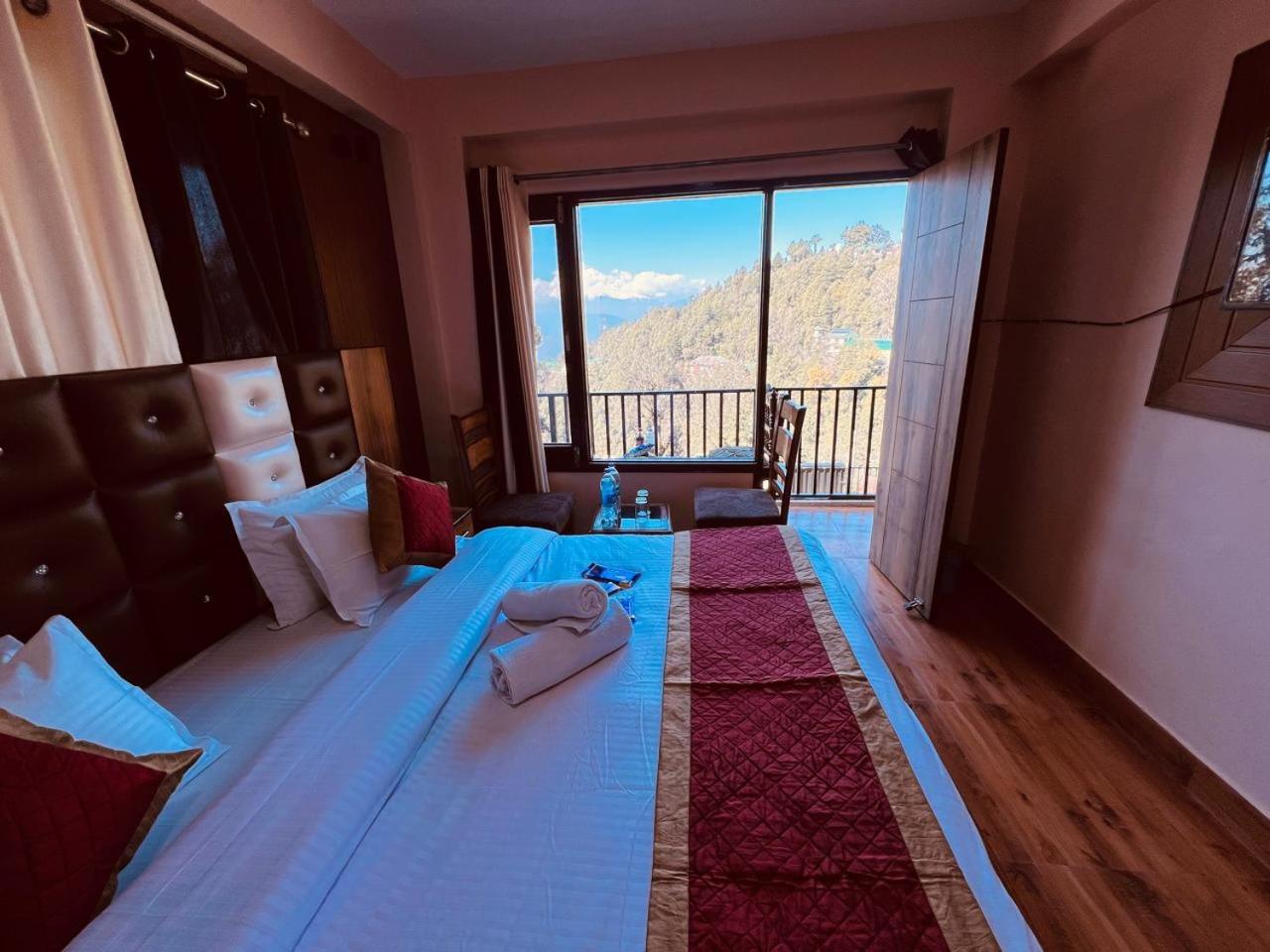 Hotel The Canadian With Jungle View, Near Dalhousie Bus Stand Banikhet Bagian luar foto